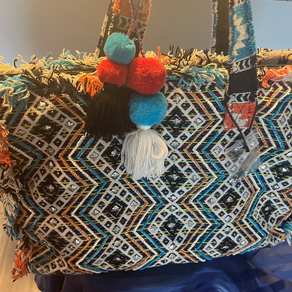 Steve Madden Pompom Overnight Big Bag